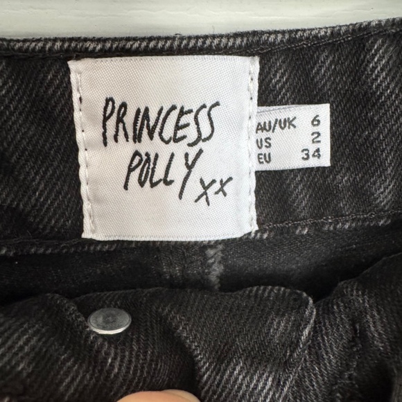 🖤 Princess Polly Black Denim Shorts | Sz 2 | High Rise Raw Hem NWT ✨ - Picture 2 of 4